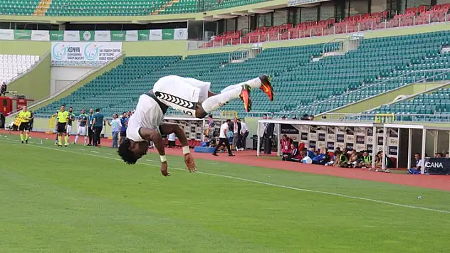Konyaspor'da Eze siftahını yaptı, taklayı attı