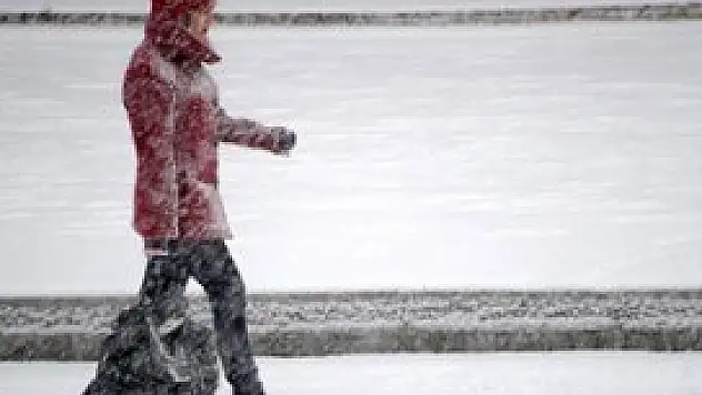 Buz üzerinde yürürken kendinizi kasmayın