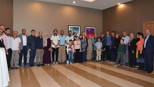 Konyaspor, madencilerle yemekte buluştu