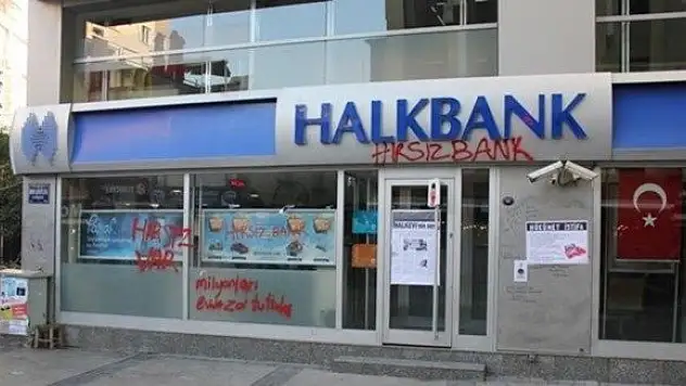 Halkbank'a boyalı saldırı