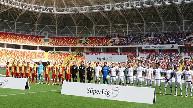 M.Reşit Akçay, kadroyu bozmadı