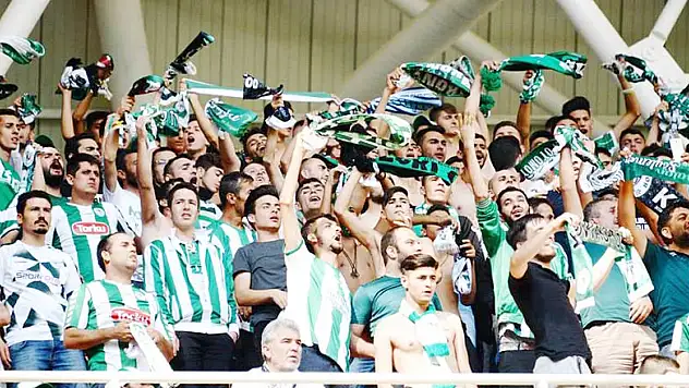 Konyaspor taraftarı takımını yalnız bırakmadı