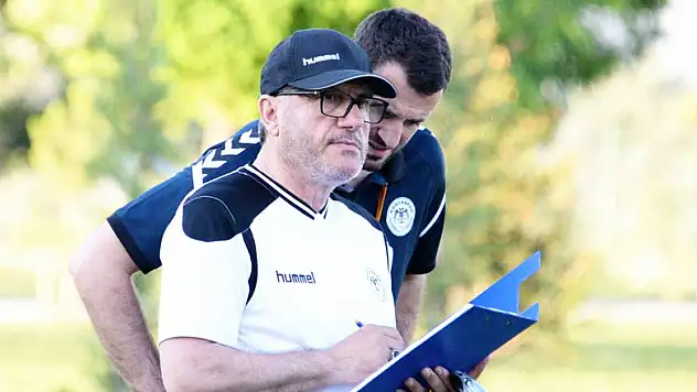 Atiker Konyaspor'da Hüseyin Cimşir ile yollar ayrıldı