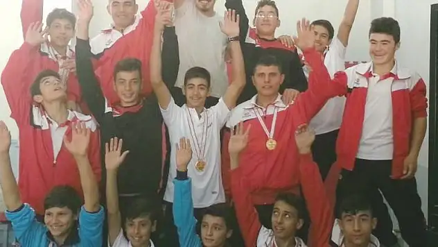 Taşkent spor Halter takımı Çanakkale'ye iddialı gitti