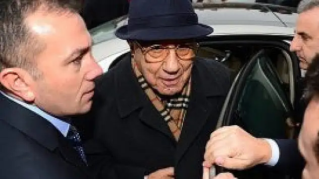 Karadayı imza verdi