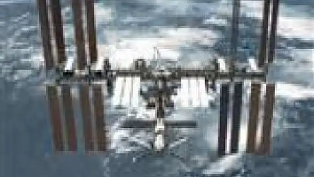 Uzayda beş buçuk saatlik tamirat