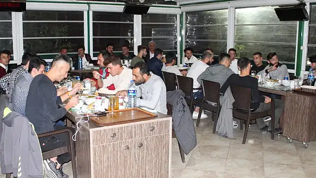 Selçukspor, moral yemeğinde buluştu