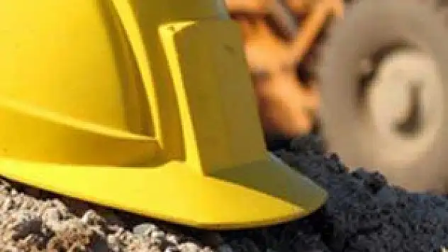 Konya'da iş makinesiyle kamyon arasında sıkışan işçi öldü
