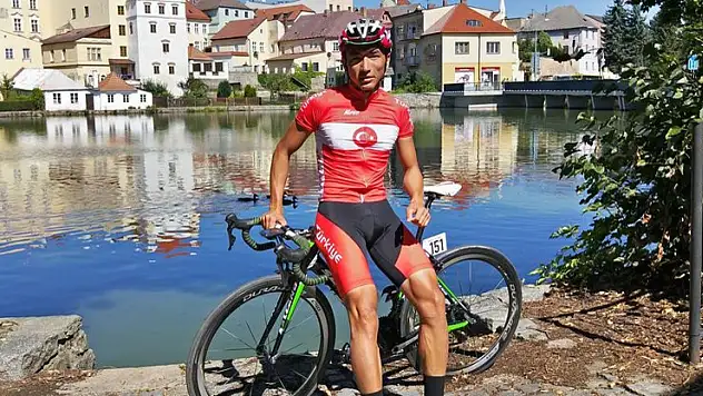 Örken'in hayali Turkuaz mayo!