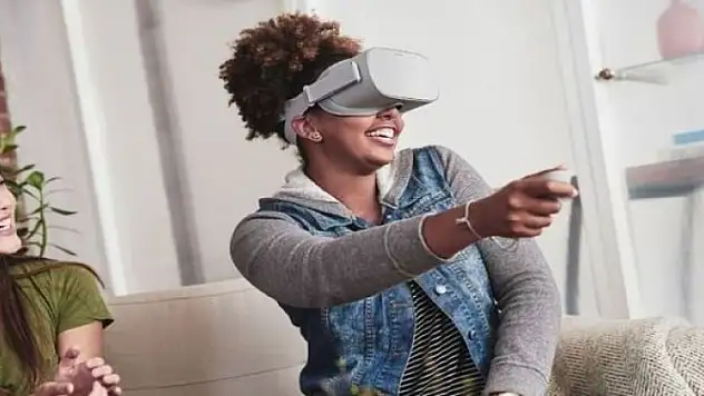 Facebook yaptı: Ne telefon ne bilgisayar!