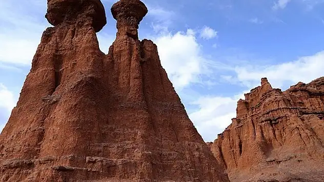 Kırmızı periler diyarı 'Narman'