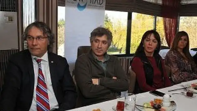 Yüz nakli ihtiyaç için yapılıyor