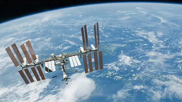 Rus kargo gemisi UUİ'ye kenetlendi