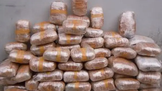 Uyuşturucuyu kahve kokusuyla gizlemeye çalıştılar