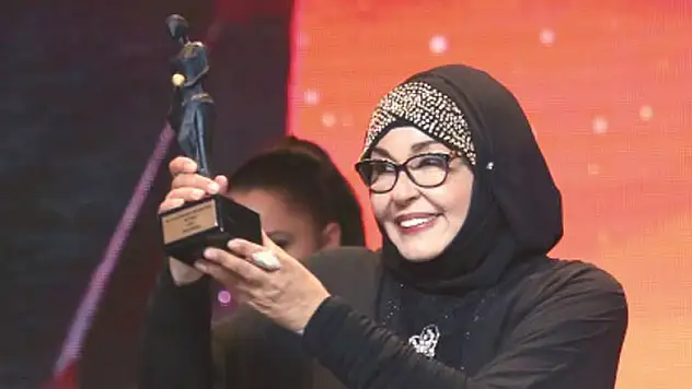 Türk sinemasının emektarları ödülle gururlandırıldı