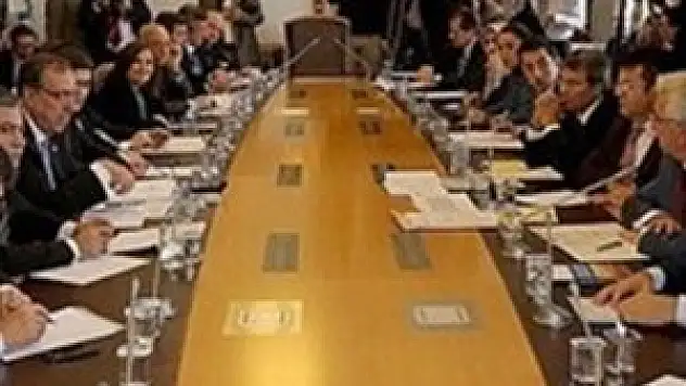 Anayasa Uzlaşma Komisyonu feshedildi