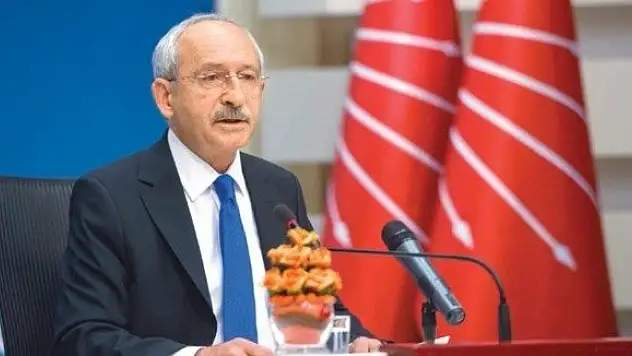 Şaşırtmadı, şimdi de Erdoğan Bayraktar'ı övdü