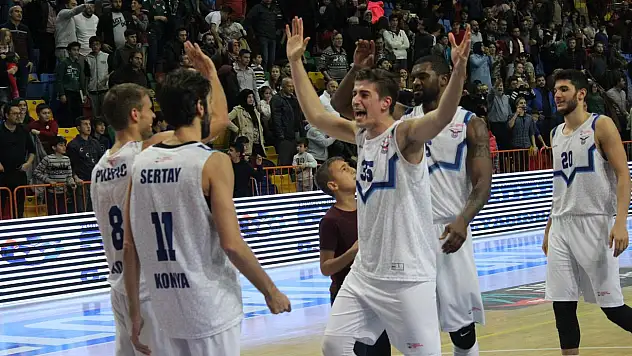 Selçuklu Basket'ten müthiş geri dönüş!