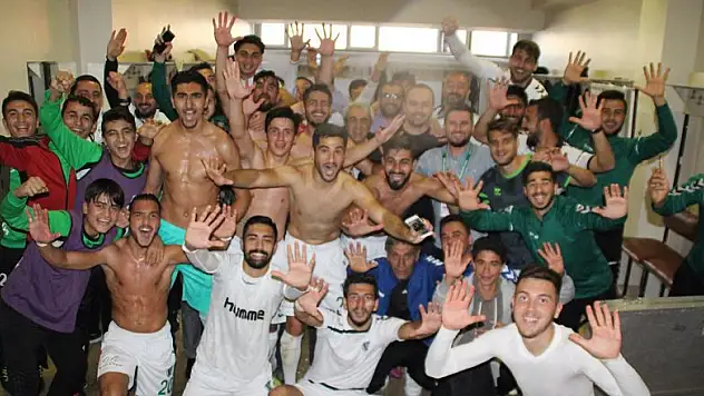 Başkan primi açıkladı, soyunma odası yıkıldı!