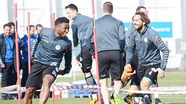 Konyaspor, Antalya'ya bileniyor