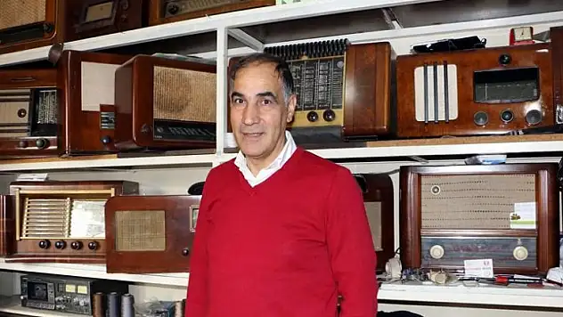 Antika merakı radyo koleksiyoncusu yaptı