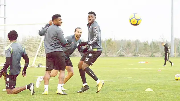 Konyaspor, taktik çalışıyor