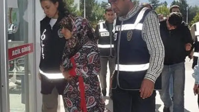 Eşarplı cinayete 3 müebbet, 22 yıl 8 ay hapis