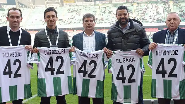 Konyaspor, efsanelerini onurlandırdı