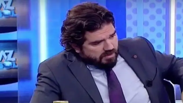 Rasim Ozan iki kurumdan da kovuldu