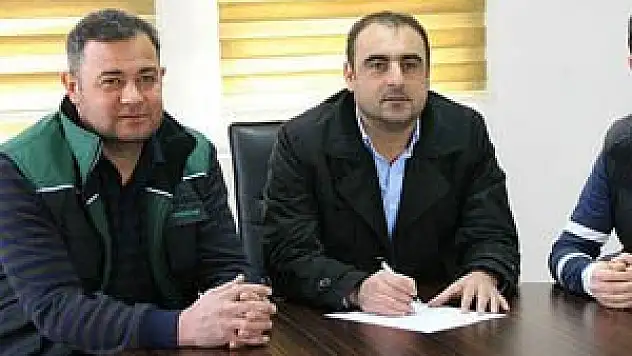 Yavru kartal yeni hocasını buldu