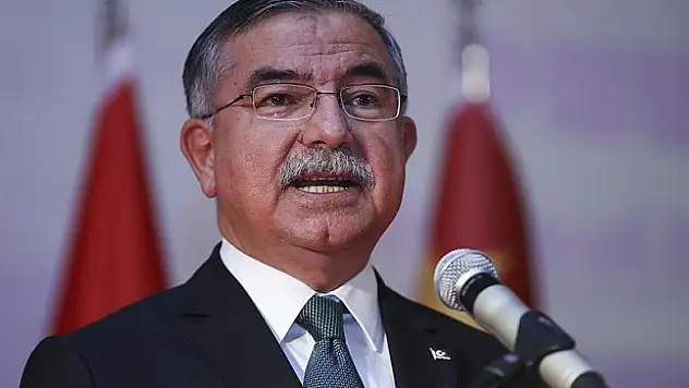 Yılmaz'dan Öğretmenler Günü mesajı