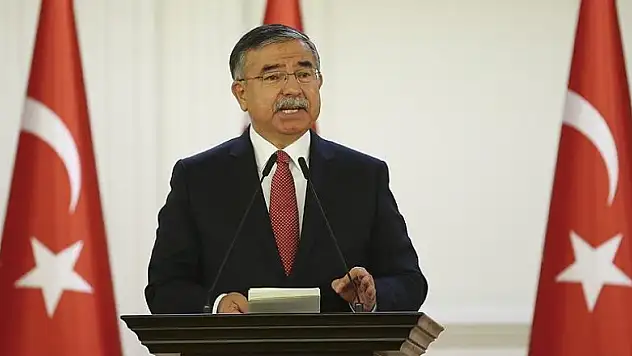 'Eğitim sisteminin temel unsuru öğretmendir'