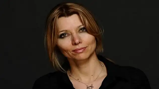 Elif Şafak'a müthiş kapak!