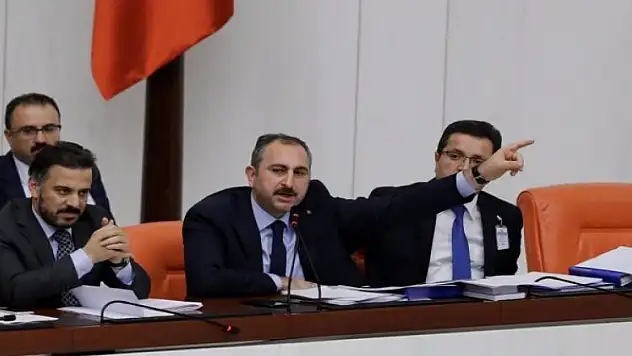 Adalet Bakanı Gül'den CHP'li vekillere ayar