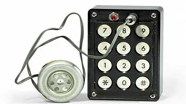 Apple'a yol açan 'blue box' açık artırmayla satışa sunulacak