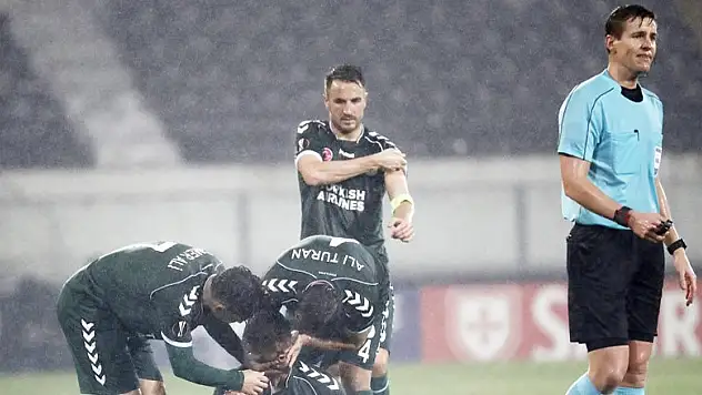 Çamdalı, Moke'nin kendi kalesine attığı gole yanıyor