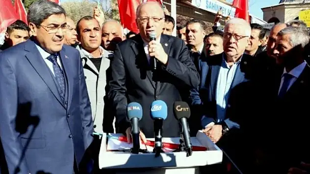 AK Partili vekilden Kabe imamına tepki