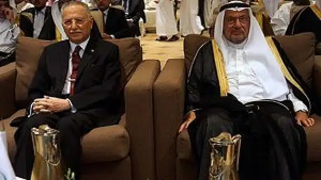 İhsanoğlu görevini devretti