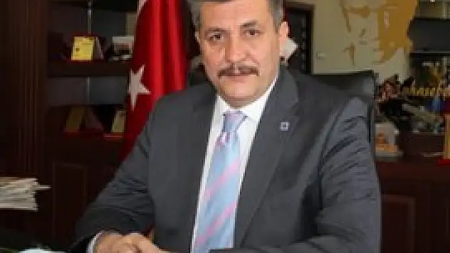 Turan, Gazeteciler Günü'nü kutladı