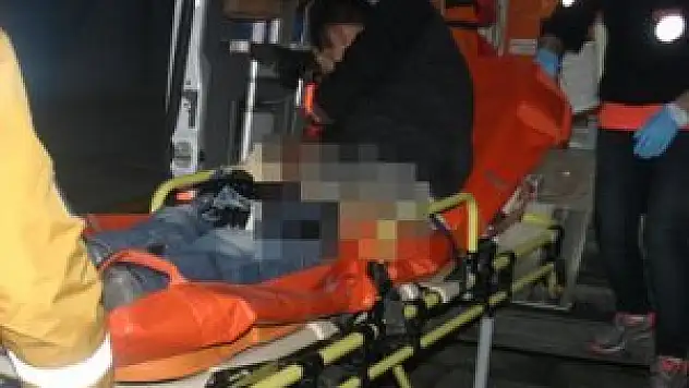 Bacağından bıçaklandı!