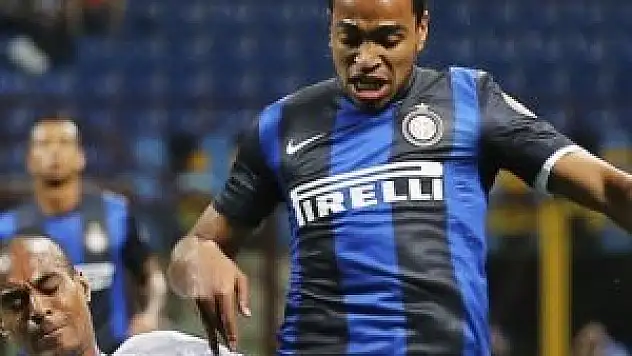 Galatasaray'da sol beke yeni alternatif!