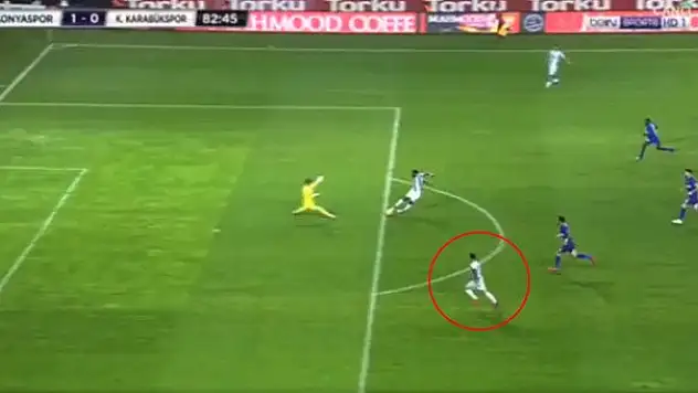 Konyaspor - Karabükspor maçında skandal hata!