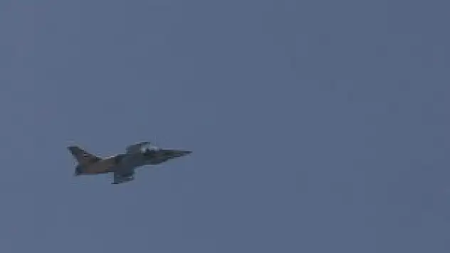 Suriye ordusundan Lübnan sınırına hava saldırısı