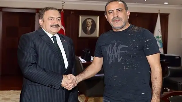 Bakan Eroğlu yazdı, Haluk Levent seslendirecek