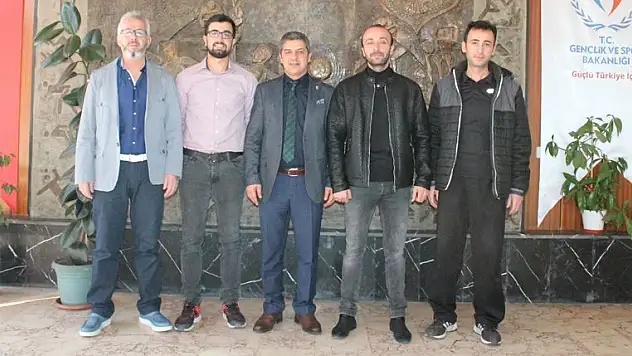 Milli Bilardoculardan Gençlik Spor'a ziyaret