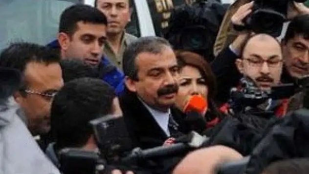 BDP ve HDP heyeti Bozdağ'la görüşecek