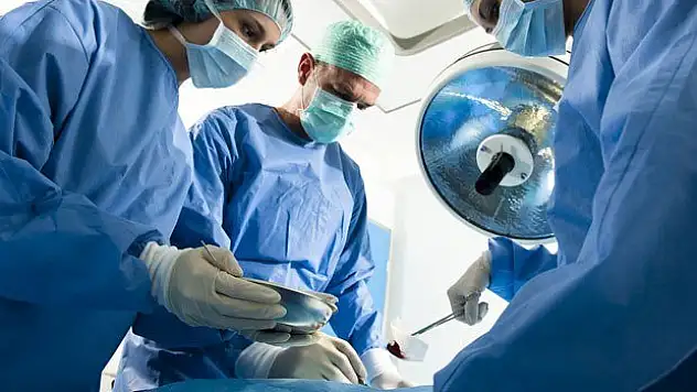 Kist hidatik hastalığını Türk doktor tedavi etti