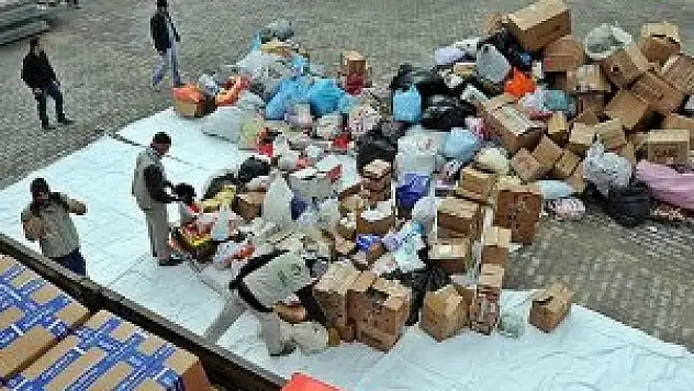 3 yardım tırı Reyhanlı'da