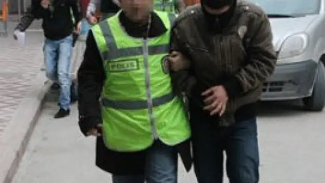 Hırsızların üzerinden kaşar peyniri çıktı