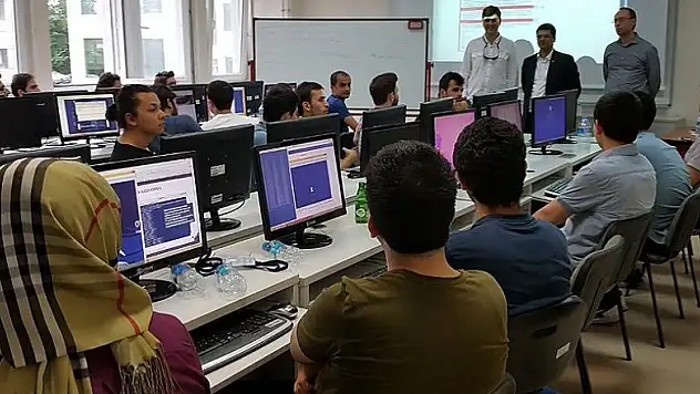 Siber güvenliğin insan gücü ücretsiz kamplarda yetişiyor